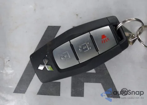 2024 Mitsubishi Outlander Es 2.5 2Wd из США, поврежденный, VIN JA4J3UA88RZ078598